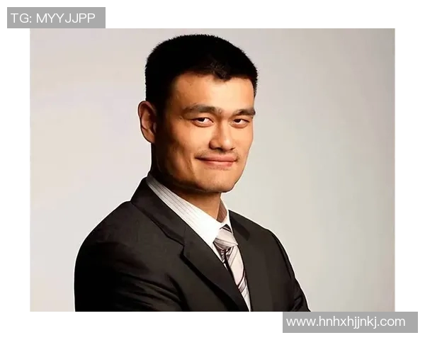 姚明与鲜花的奇妙邂逅探寻巨人心中的柔情与美丽