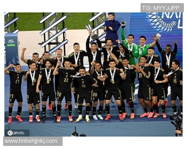 墨西哥足球传奇人物的辉煌岁月与不朽精神探秘 墨西哥足球传奇人物的辉煌岁月与不朽精神探秘