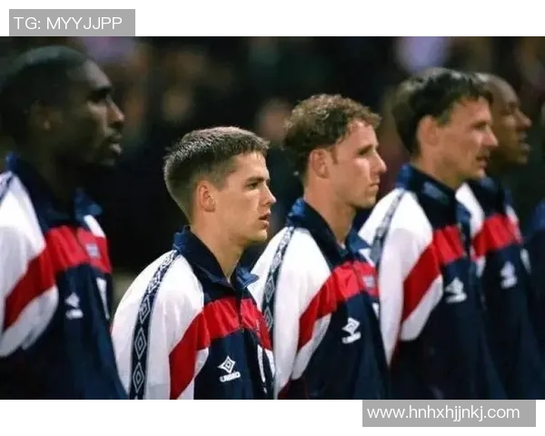 南美洲足球明星遍布街头巷尾展现激情与梦想的足球文化 南美洲足球明星遍布街头巷尾展现激情与梦想的足球文化