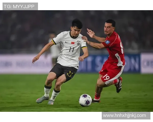 中国男足迎战日本队亚预赛争取晋级之路的重要一战 中国男足迎战日本队亚预赛争取晋级之路的重要一战