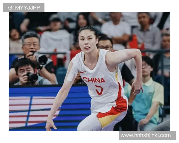 当代女明星展现运动风采打篮球的魅力与挑战并存