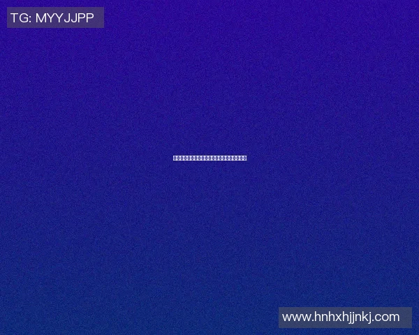 篮球明星双手抓篮球展现力量与技巧的完美结合 篮球明星双手抓篮球展现力量与技巧的完美结合